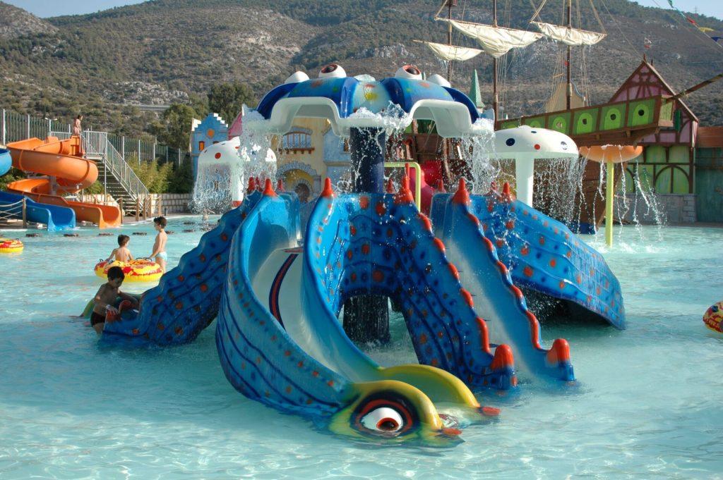 kids slides Copa-Copana_Athens_Greece